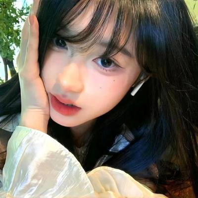 公寓里的两个女人